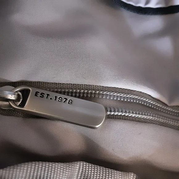 Travelon Black Anti-Theft Classic Crossbody Bag - Picture 10 of 13